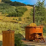 Danguba - Tiny Glamp House With Hot Tub By Iglena Kamp alanı Kupres (Canton 10)