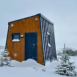 Kemping Danguba - Tiny Glamp House With Hot Tub By Iglena