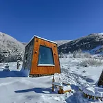 Kamp alanı Danguba - Tiny Glamp House With Hot Tub By Iglena