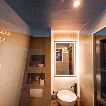 Danguba - Tiny Glamp House With Hot Tub By Iglena Kupres (Canton 10)
