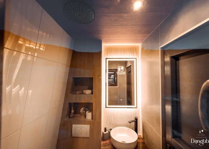 Danguba - Tiny Glamp House With Hot Tub By Iglena Kupres (Canton 10)