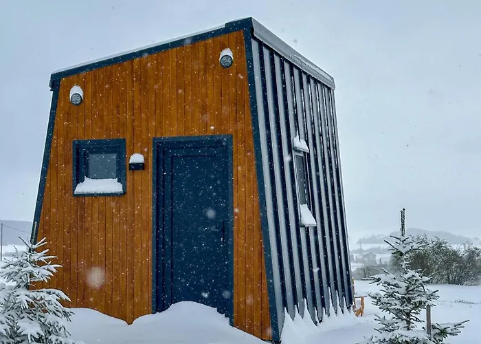 Kemp Danguba - Tiny Glamp House With Hot Tub By Iglena