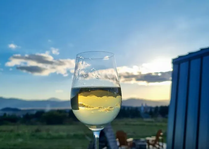 Kemp Danguba - Tiny Glamp House With Hot Tub By Iglena