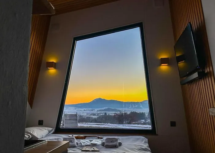 Danguba - Tiny Glamp House With Hot Tub By Iglena *