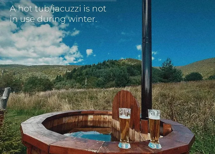 Kemp Danguba - Tiny Glamp House With Hot Tub By Iglena