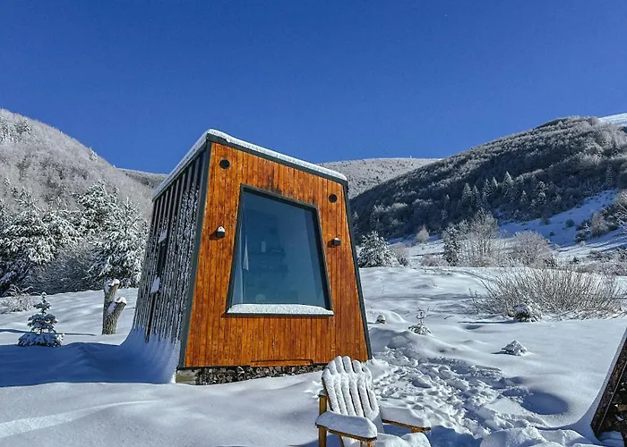 Kemp Danguba - Tiny Glamp House With Hot Tub By Iglena